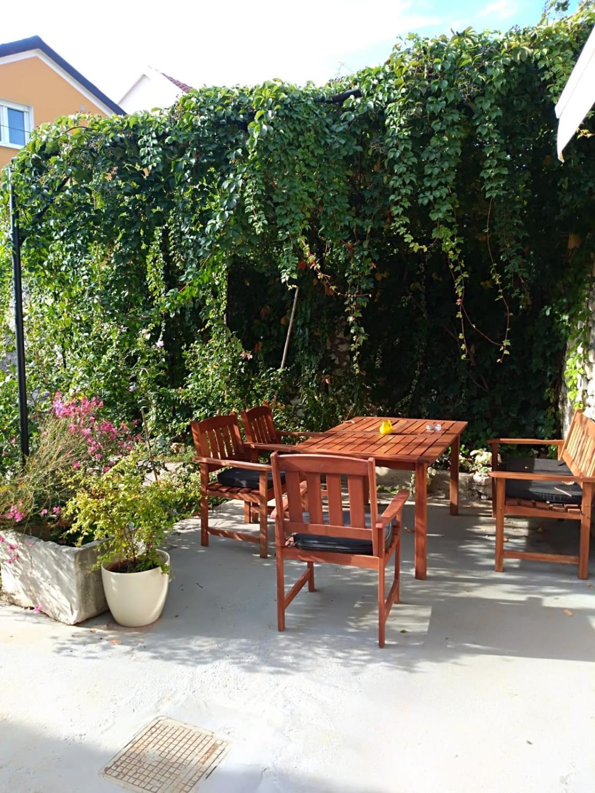 Green Oasis City Center Apartment 시베니크 외부 사진